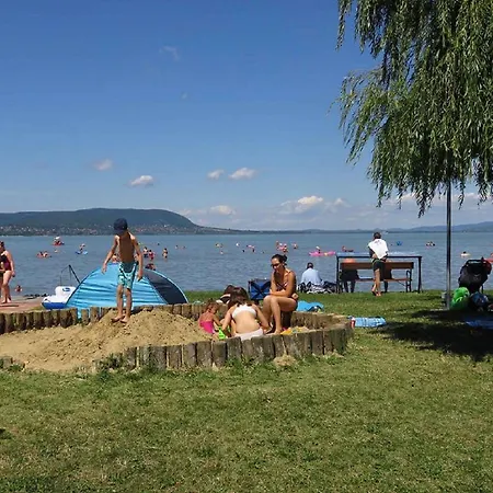 In 44886 Balatonkeresztur