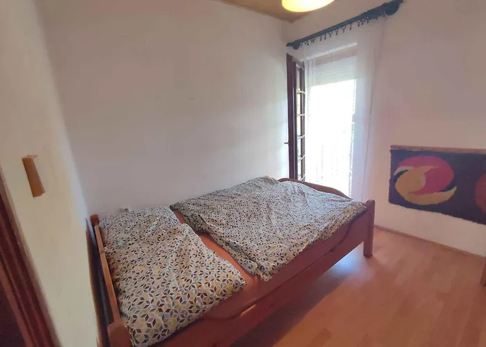 In 44886 * Balatonkeresztúr